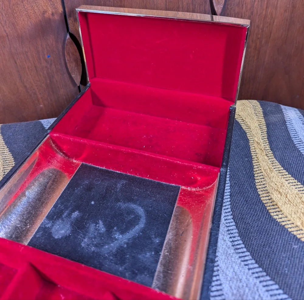 Vintage jewelry box
